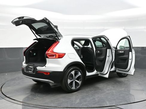 Used 2025 Volvo XC40 B5 Core AWD/4WD image 42