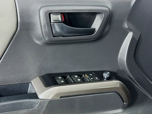 Used 2023 Toyota Tacoma SR5 AWD/4WD image 19