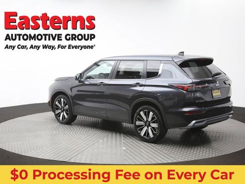 Used 2025 Mitsubishi Outlander SE FWD image 64