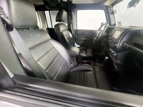 Used 2012 Jeep Wrangler Altitude image 25