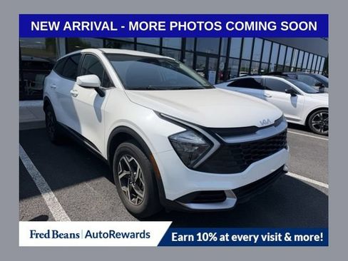 Used 2023 Kia Sportage LX AWD/4WD image 1