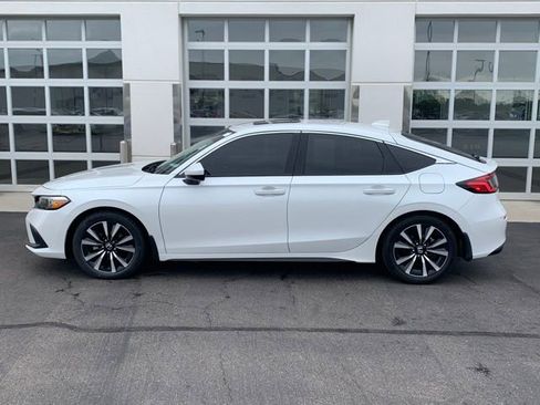 Used 2024 Honda Civic EX-L image 3