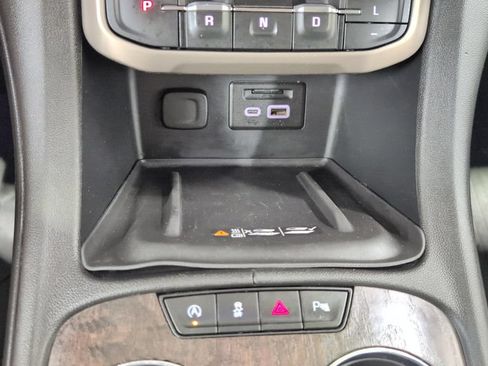 Used 2023 GMC Acadia Denali w/ Denali Ultimate Package AWD/4WD image 16