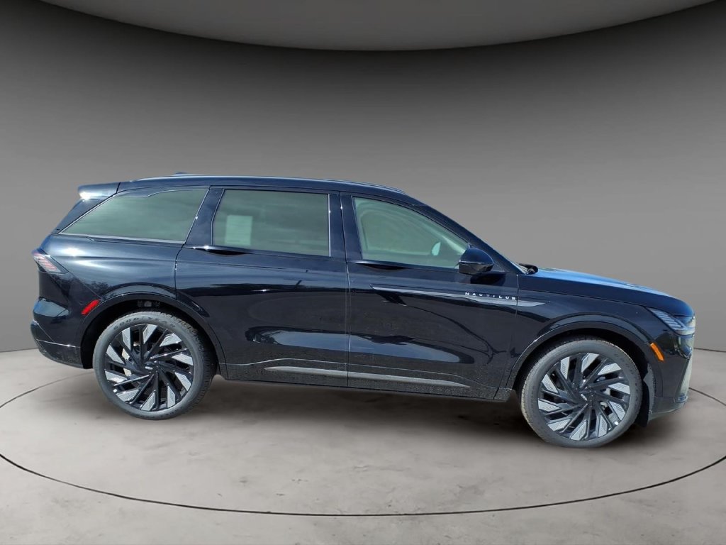 New 2026 Lincoln Nautilus Reserve w/ Jet Appearance Package AWD/4WD image 5