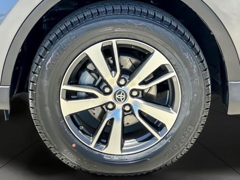 Certified 2017 Toyota RAV4 XLE w/ Carpet Mat Package FWD image 24