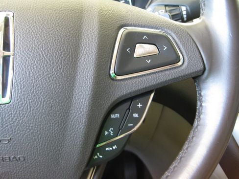 Used 2018 Lincoln MKC Reserve FWD image 17