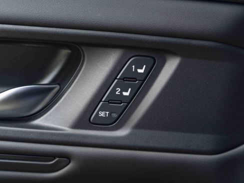 Used 2023 Honda Accord Sport image 38