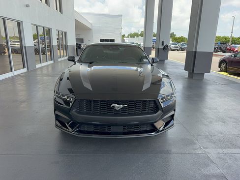 Certified 2024 Ford Mustang Coupe RWD image 3
