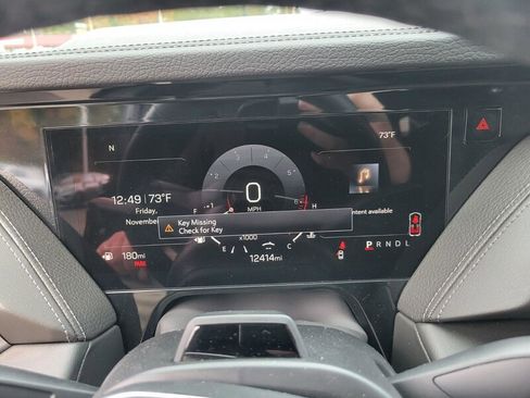 Used 2025 GMC Yukon XL Denali w/ Denali Reserve Package image 16