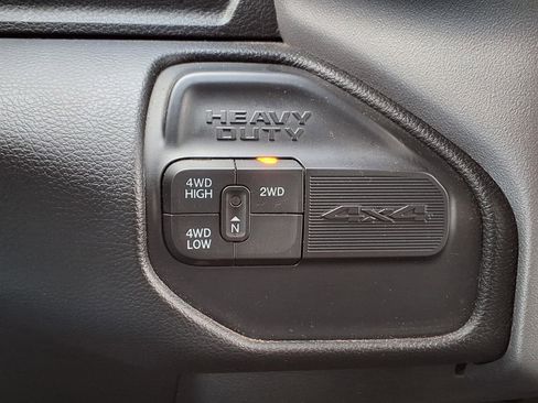 Used 2024 RAM 2500 Big Horn AWD/4WD image 12