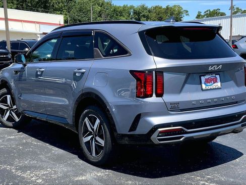 Used 2022 Kia Sorento S FWD image 10