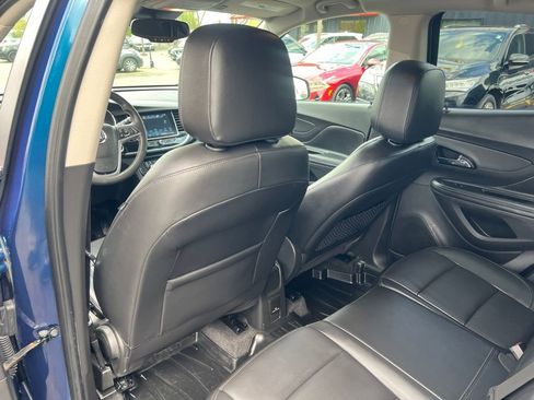 Used 2019 Buick Encore Essence FWD image 9