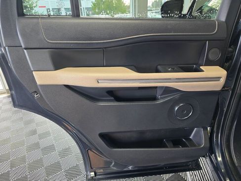 Used 2024 Ford Expedition Limited image 37