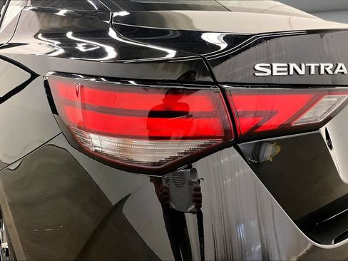 Used 2024 Nissan Sentra SV FWD image 23