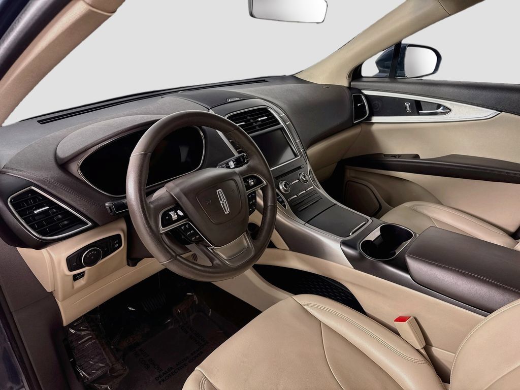 Used 2019 Lincoln Nautilus Premier AWD/4WD image 10
