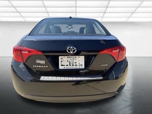 Used 2019 Toyota Corolla XLE FWD image 3