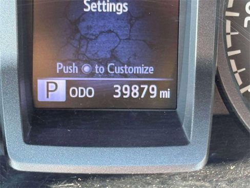 Used 2017 Toyota Tacoma TRD Sport image 23