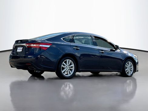 Used 2014 Toyota Avalon Limited FWD image 2