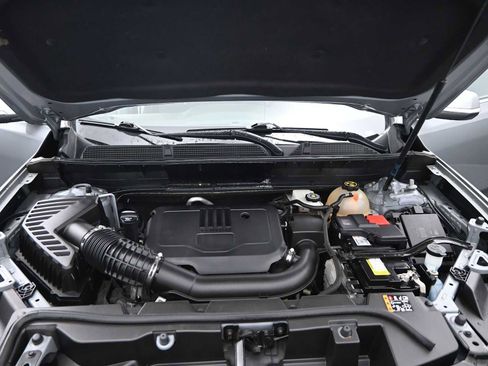 Used 2023 GMC Acadia SLE image 21