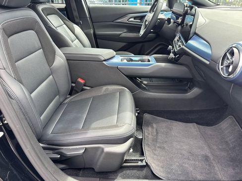 Used 2025 Chevrolet Equinox EV LT w/ Convenience Package FWD image 14