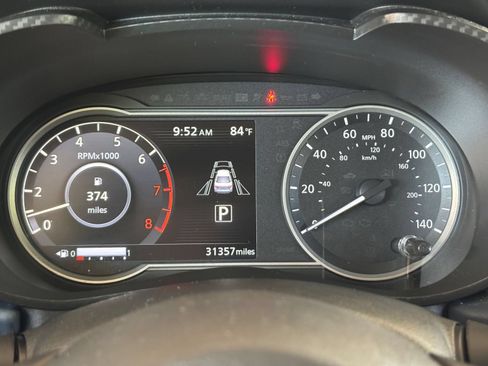 Used 2025 Nissan Versa SV FWD image 38