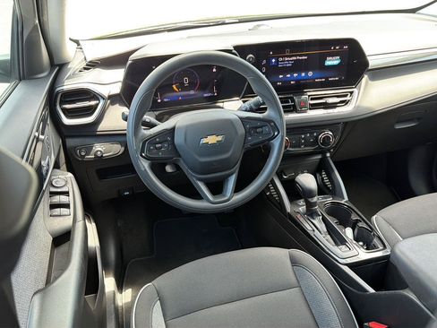 Certified 2025 Chevrolet TrailBlazer LT FWD image 18