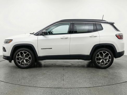 Used 2025 Jeep Compass Limited image 5