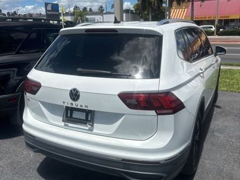 Used 2022 Volkswagen Tiguan SE FWD image 8