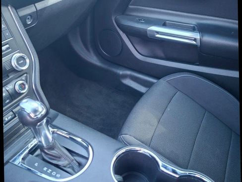 Used 2016 Ford Mustang Coupe RWD image 13