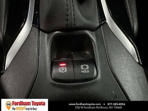 Used 2025 Toyota Corolla Cross LE image 26