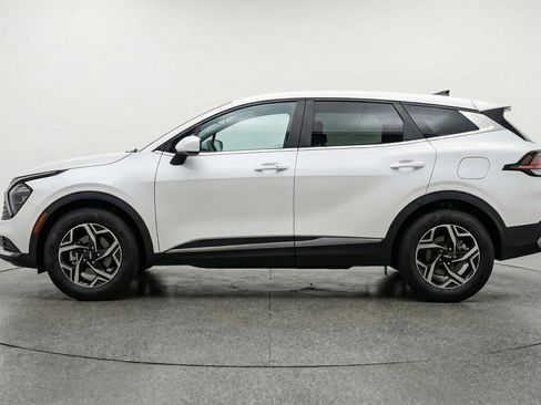 Used 2025 Kia Sportage LX image 5