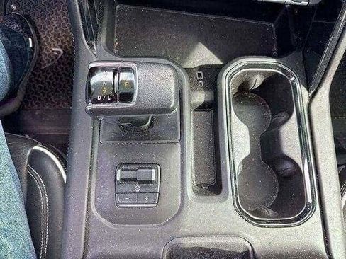 Used 2022 GMC Sierra 1500 AT4X image 37