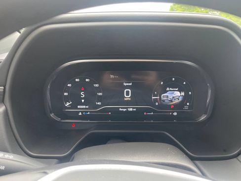 Used 2024 GMC Yukon SLT AWD/4WD image 13