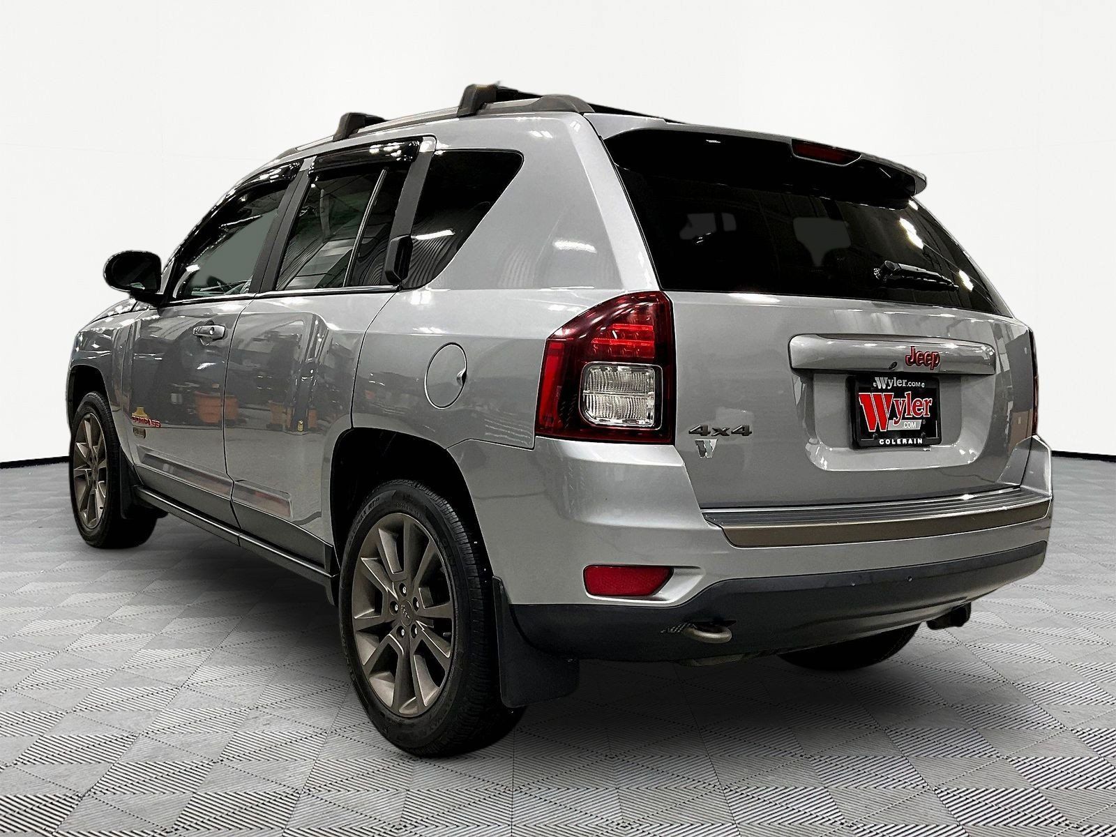 Used 2016 Jeep Compass 75th Anniversary w/ Power Value Group AWD/4WD image 4