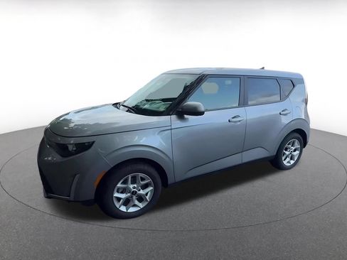 Used 2025 Kia Soul LX w/ LX Technology Package FWD image 8