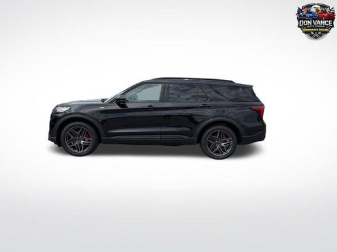 Used 2025 Ford Explorer ST-Line w/ ST-Line Street Pack AWD/4WD image 3