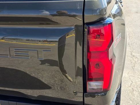 Used 2023 Chevrolet Colorado Z71 w/ Z71 Convenience Package 2 AWD/4WD image 10