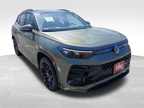 New 2026 Volkswagen Tiguan SE R-Line FWD image 7