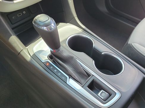 Used 2020 Chevrolet Equinox LT FWD image 24
