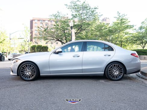 Used 2022 Mercedes-Benz C 300 4MATIC Sedan image 4
