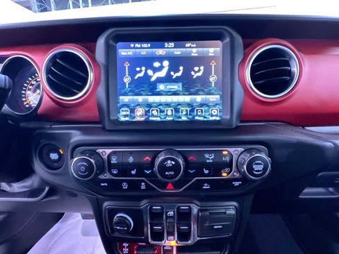 Used 2023 Jeep Gladiator Rubicon w/ LED Lighting Group AWD/4WD image 29