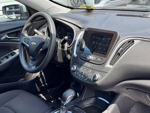 Used 2025 Chevrolet Malibu LT FWD image 5