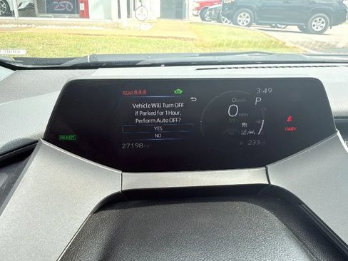 Used 2025 Toyota Prius LE FWD image 19