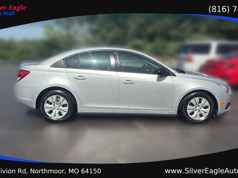 Used 2014 Chevrolet Cruze LS FWD image 6