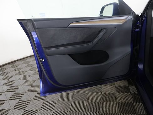 Used 2023 Tesla Model Y Long Range image 17