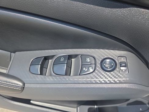 Used 2024 Nissan Altima 2.5 SV FWD image 17