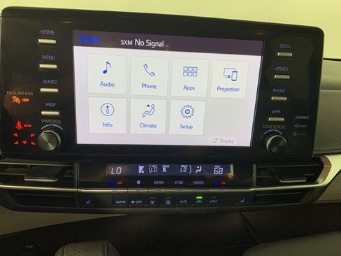 Used 2021 Toyota Sienna XLE FWD image 26