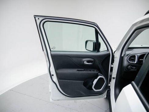 Used 2021 Jeep Renegade Latitude image 14