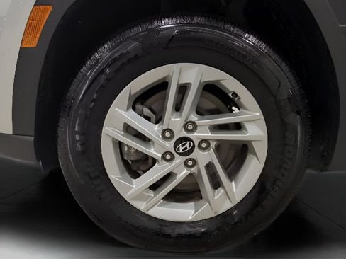 Used 2025 Hyundai Tucson SE AWD/4WD image 24