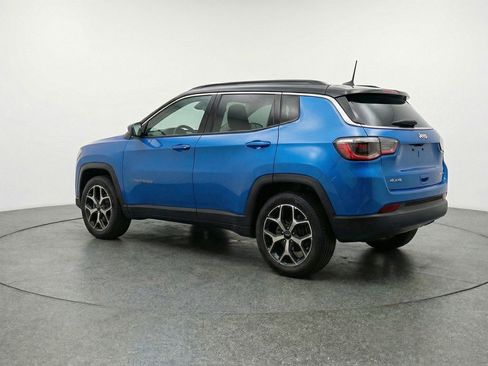 Used 2025 Jeep Compass Limited image 6